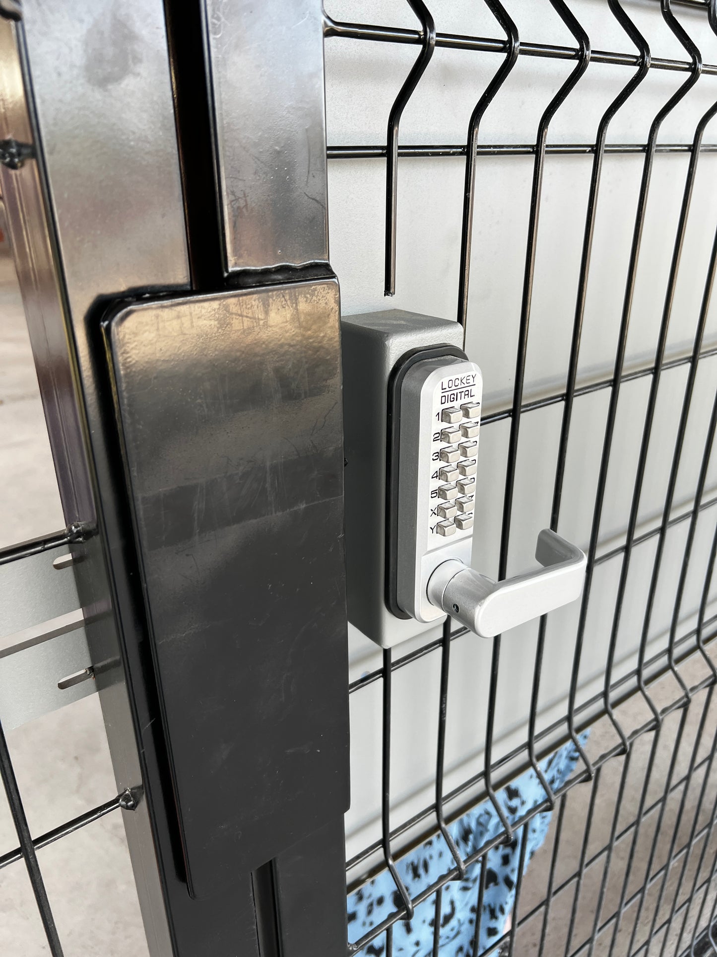 Non-Climb Security Fencing & Gates